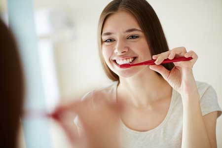 sikat gigi mencegah bau mulut